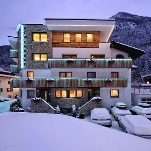 apart-almrausch.ischgl-hotels.net/