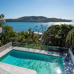Waves 3 Luxury 3 Bedroom Endless Ocean Views Central Location + Buggy Holiday home